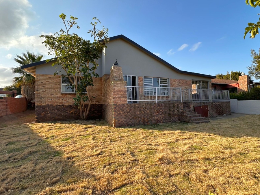 3 Bedroom Property for Sale in Wavecrest Eastern Cape